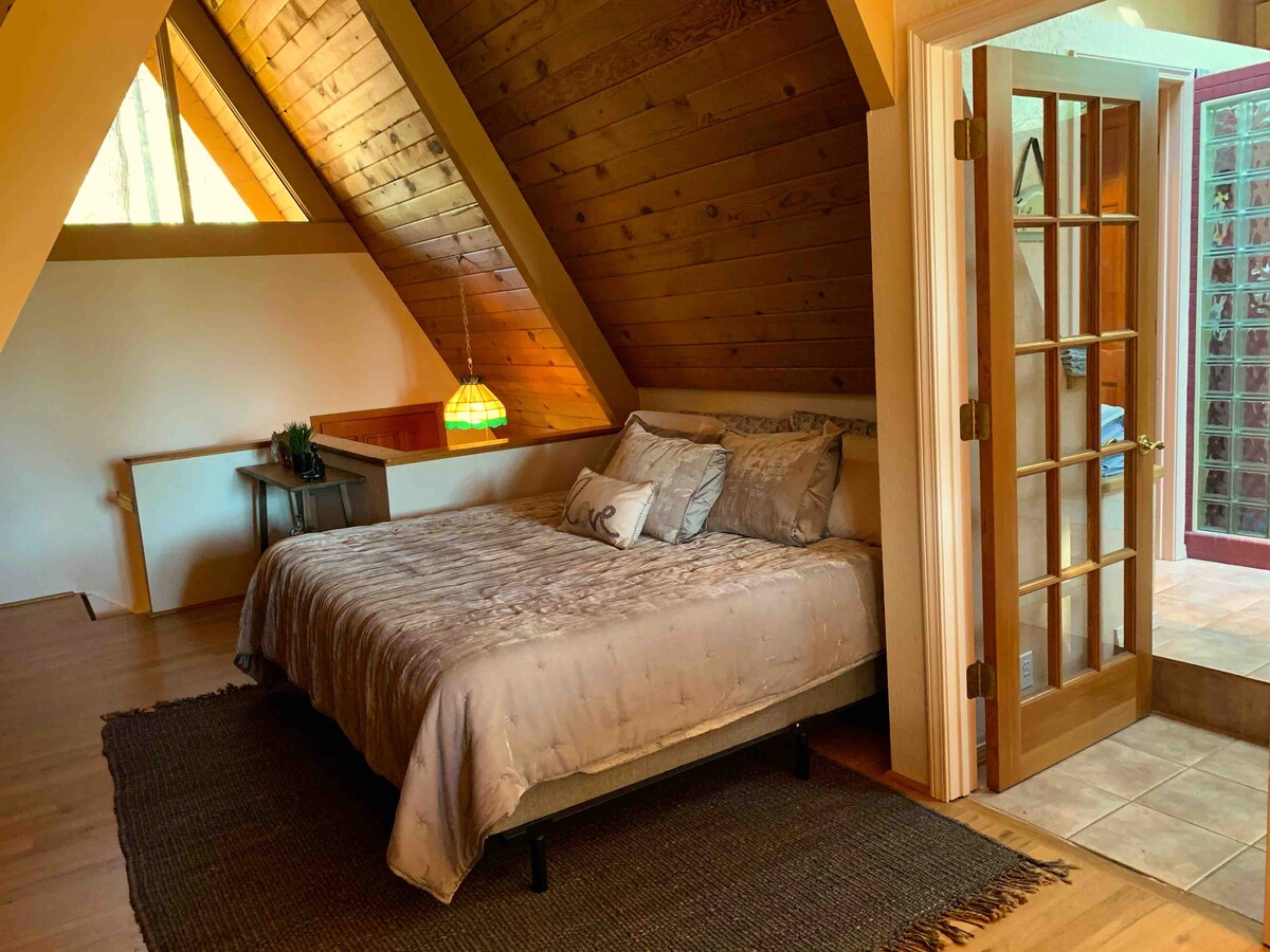 Master bedroom with King bed.