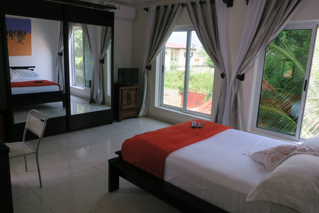 The Grand Deluxe guest room