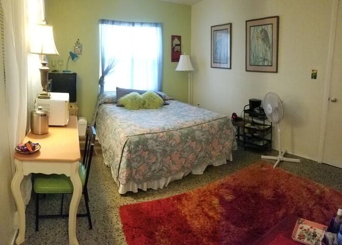 Windflower House (private rm) 5 min walk to beach!