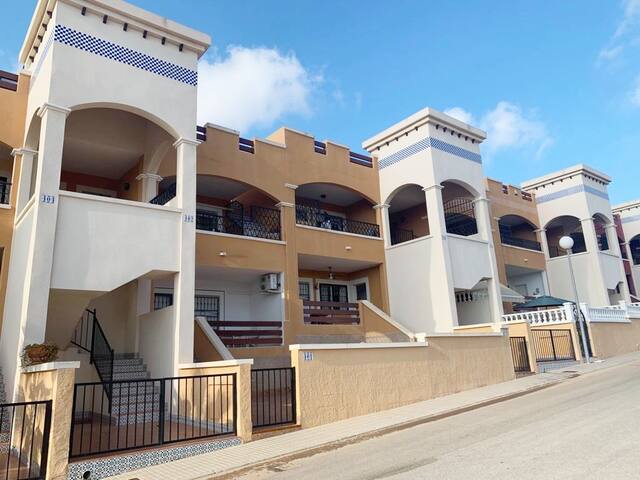Holiday apartment - 2 bed 2 bath - Solarium & Pool