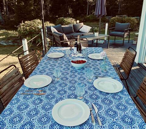 Small cozy house near a lovely beach