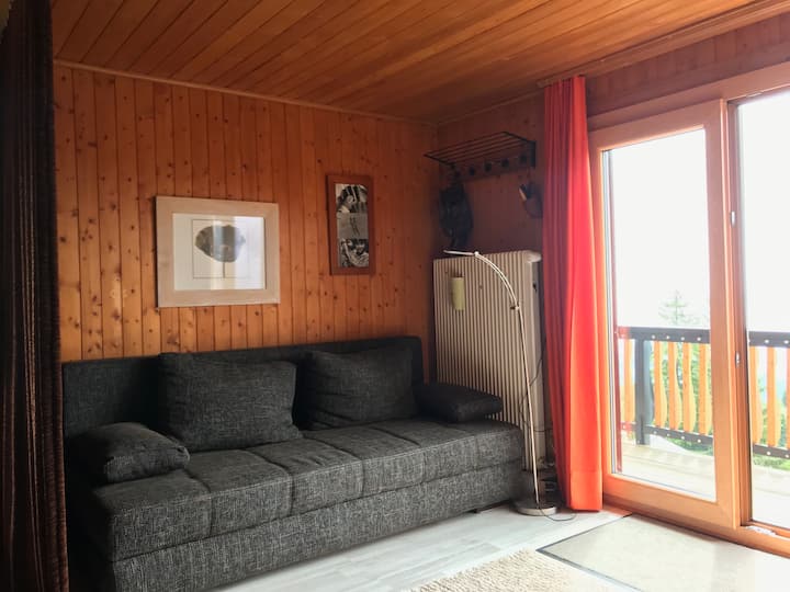 Sofa bed 190cm wide. This sofa has a real box spring to sleep comfortably or to watch TV. 