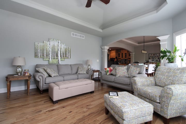 Pewaukee Single Family Home - Waukesha, WI