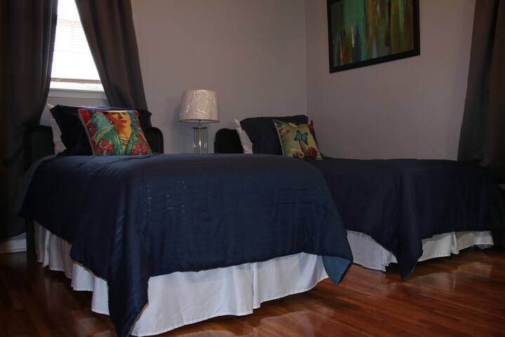 Cozy and Quaint Home- Gulch gallery image 4