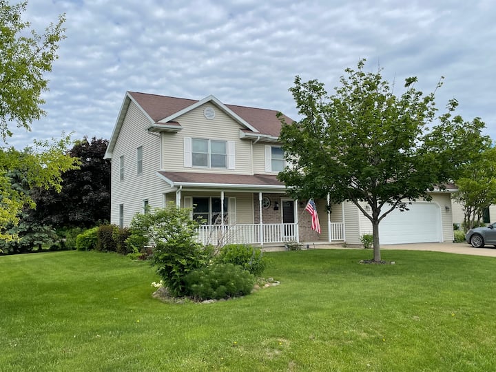 Luxurious 3 bedroom home perfect for fly in Houses for Rent in