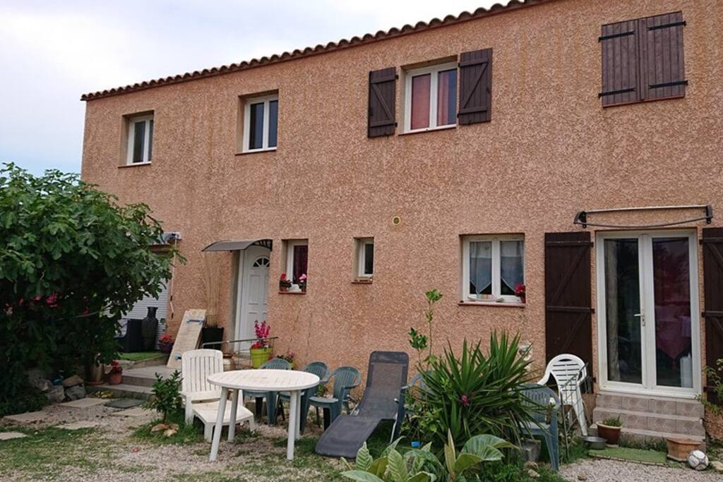 MAISON VU DE FACE