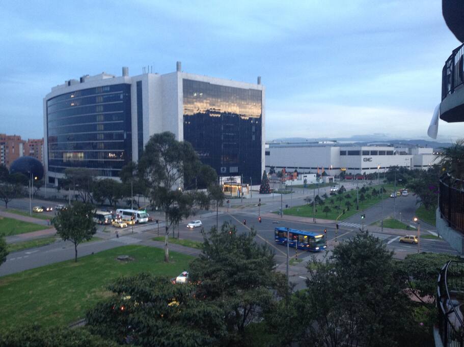 EL VENCINDARIO-FRENTE AL CENTRO COMERCIAL DE GRAN ESTACION