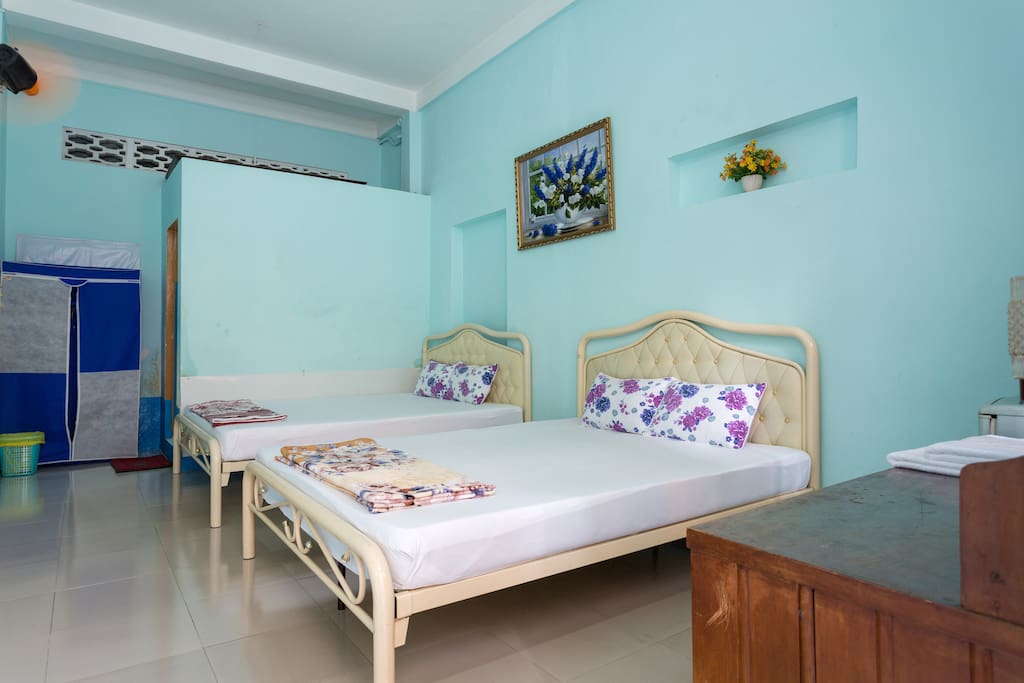 with two double beds (1)