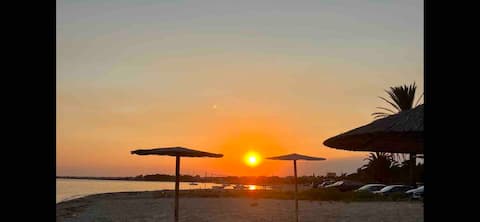 Coral House Aphrodite on the Beachfront Mikiverna