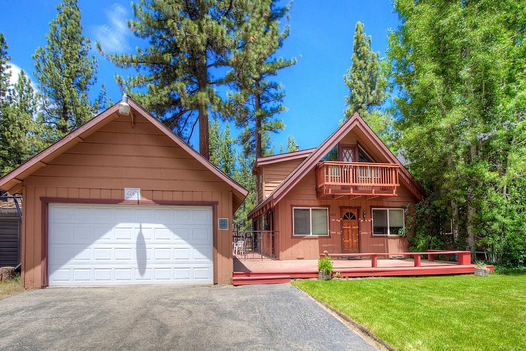 Building,Cottage,Villa,Architecture,Siding