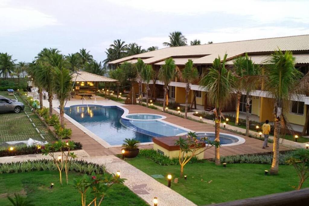 Piscina adulto, infantil e hidromassagem, espaço gourmet.