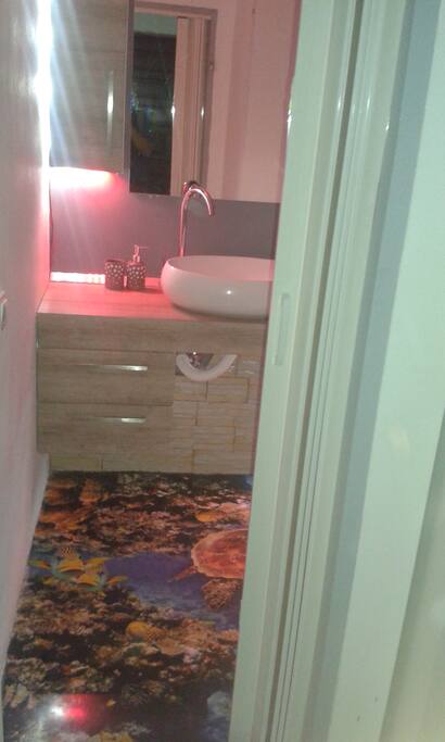 3d flour in the bathroom
