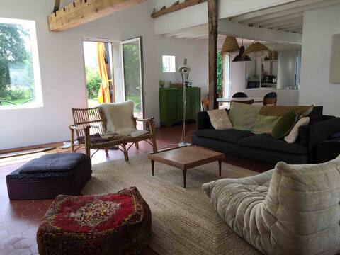 Les Bleuets, Picardy Farmhouse with Large Garden