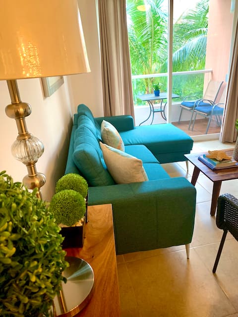 Top performing Airbnb: Carisma Vacation Condo. Amazing Turquoise View!!! in Supermanzana 325