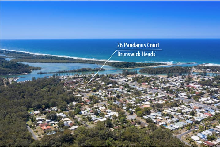 Perfect family beach hideaway in heart of Bruns