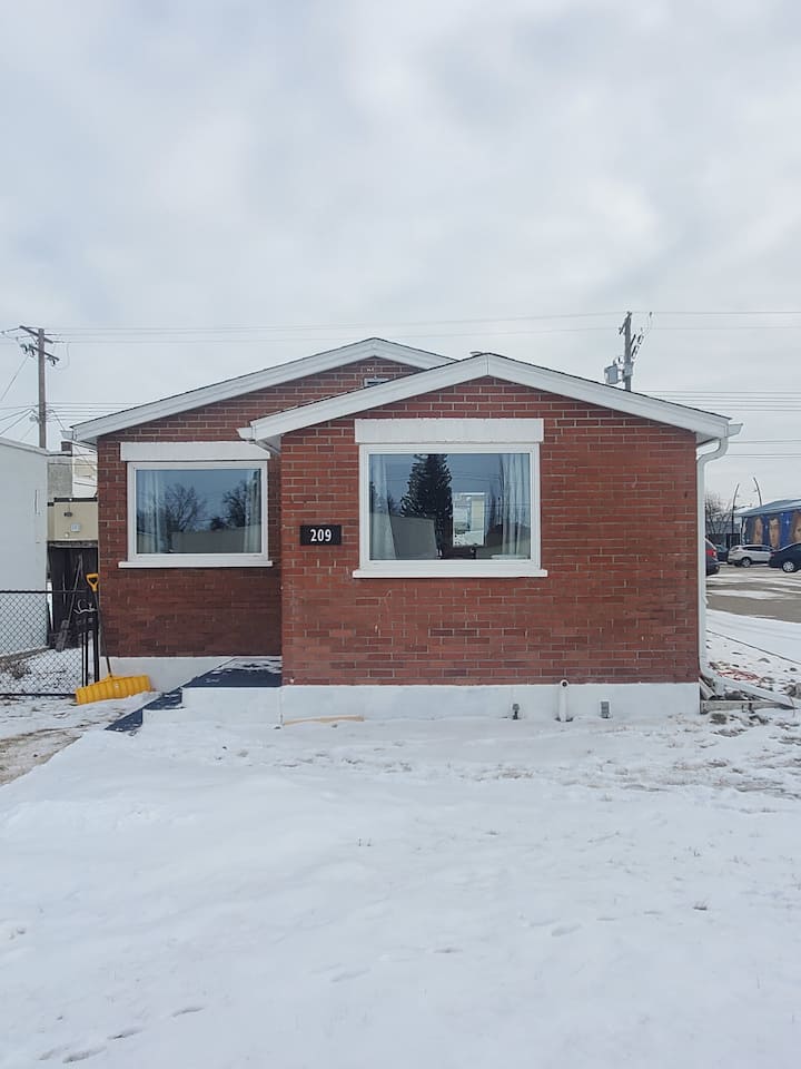 Nanton Vacation Rentals & Homes Alberta, Canada Airbnb