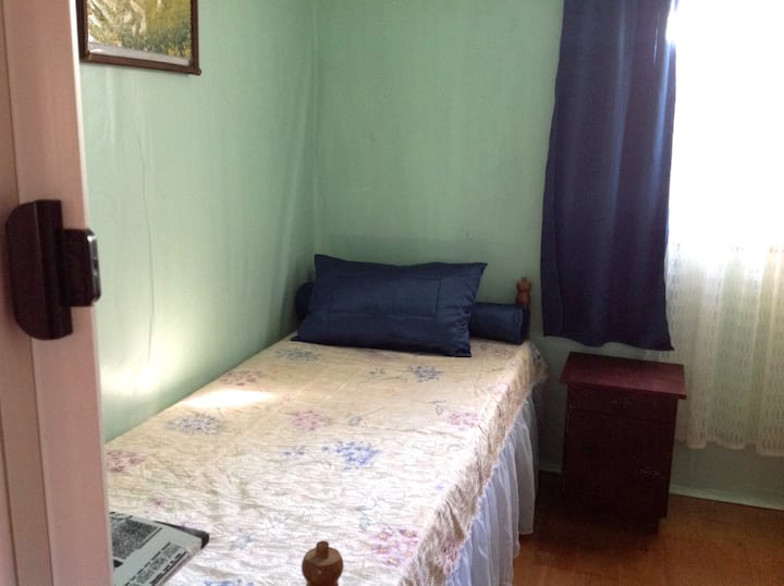 غرفة النوم 2: سرير فردي