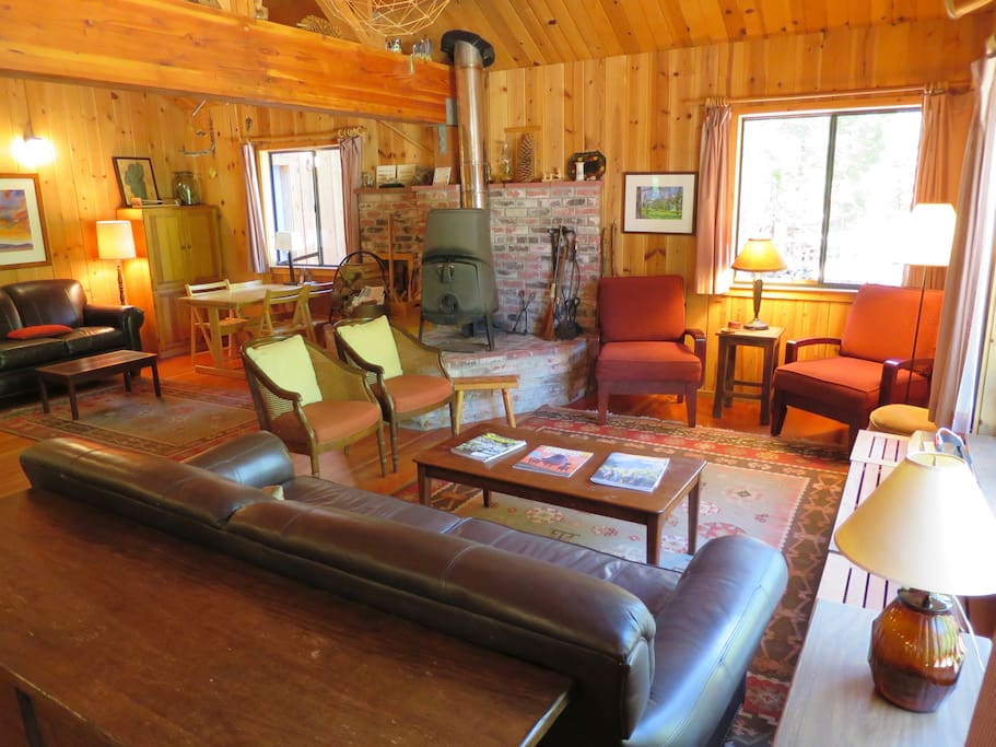 COZY, comfortable living room