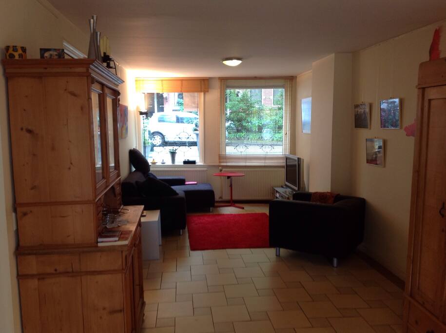 Woonkamer beneden verdieping (souterrain)