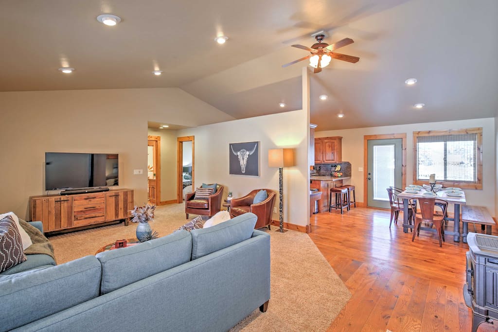 Open living space promotes bonding with friends & family.