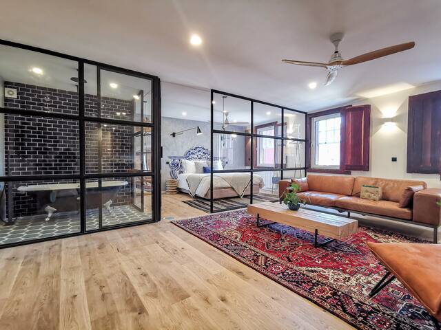 World Heritage Flat with River View gallery image 3