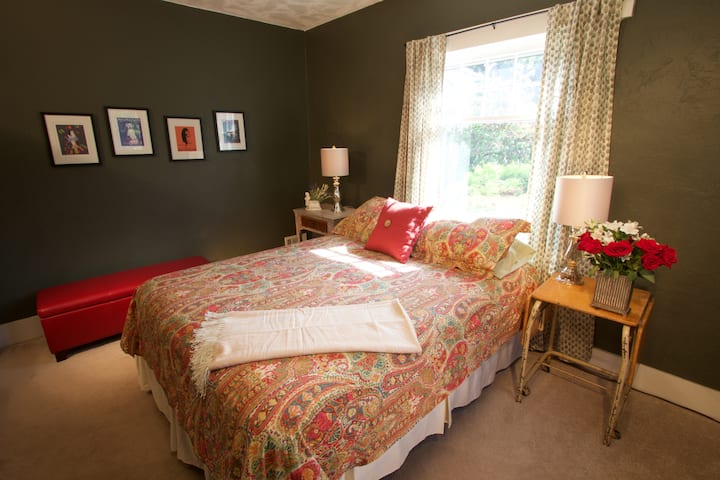 Dormitorio Queen en el piso principal