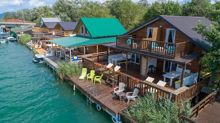 Hakuna Matata 2 luxury spacious oasis on the river
