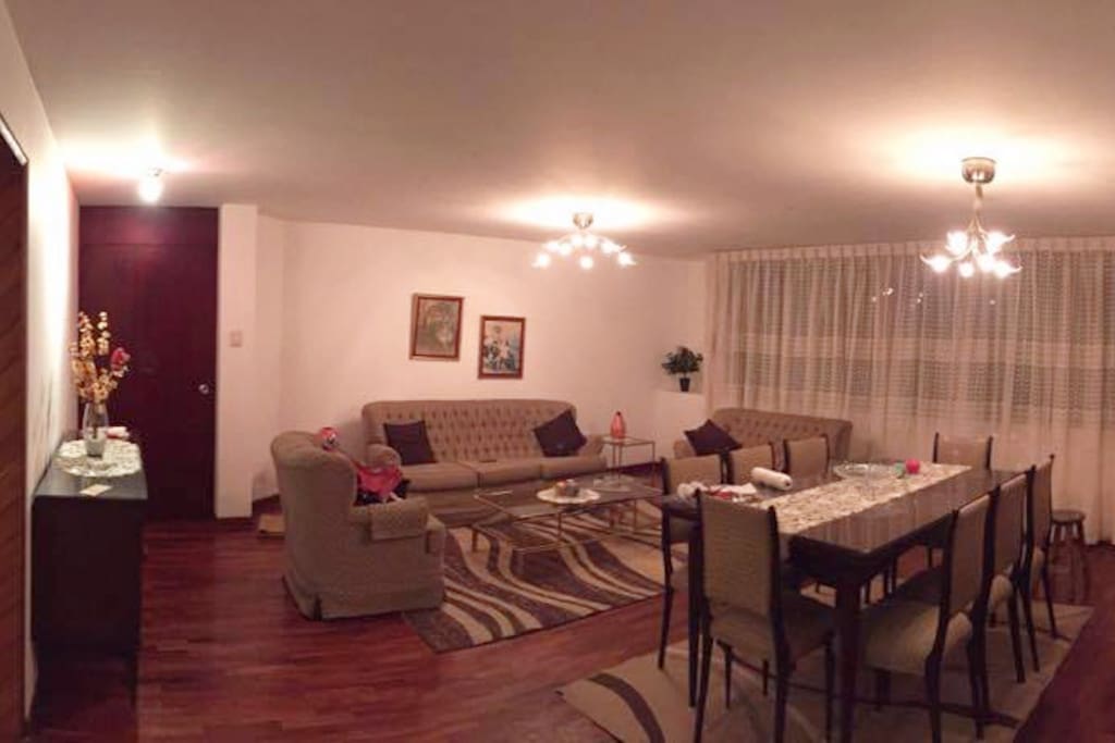 Sala Comedor/ Dinning Room and Living Room