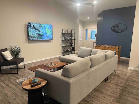 Top performing Airbnb: Beautiful, Contemporary Lake Havasu Get-away! in Lake Havasu City