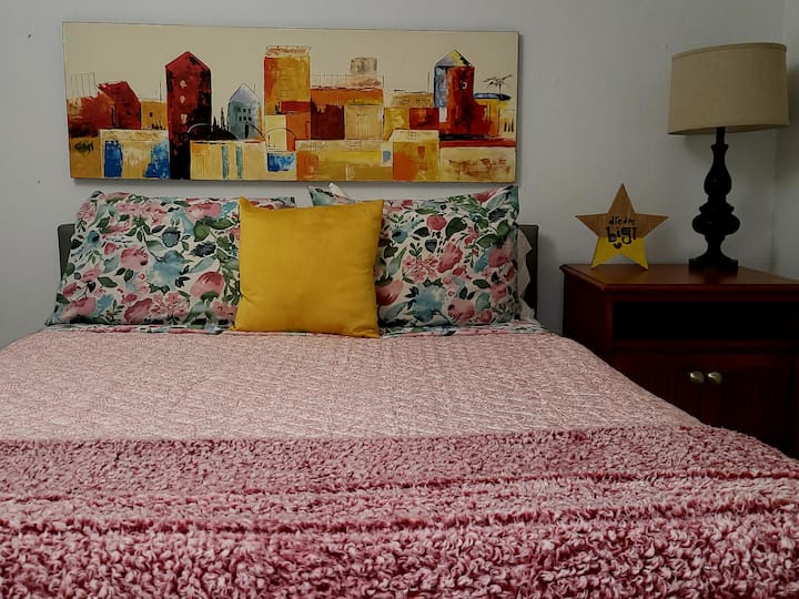 Стая #2
Легло тип Куин
Гардероб
A/C