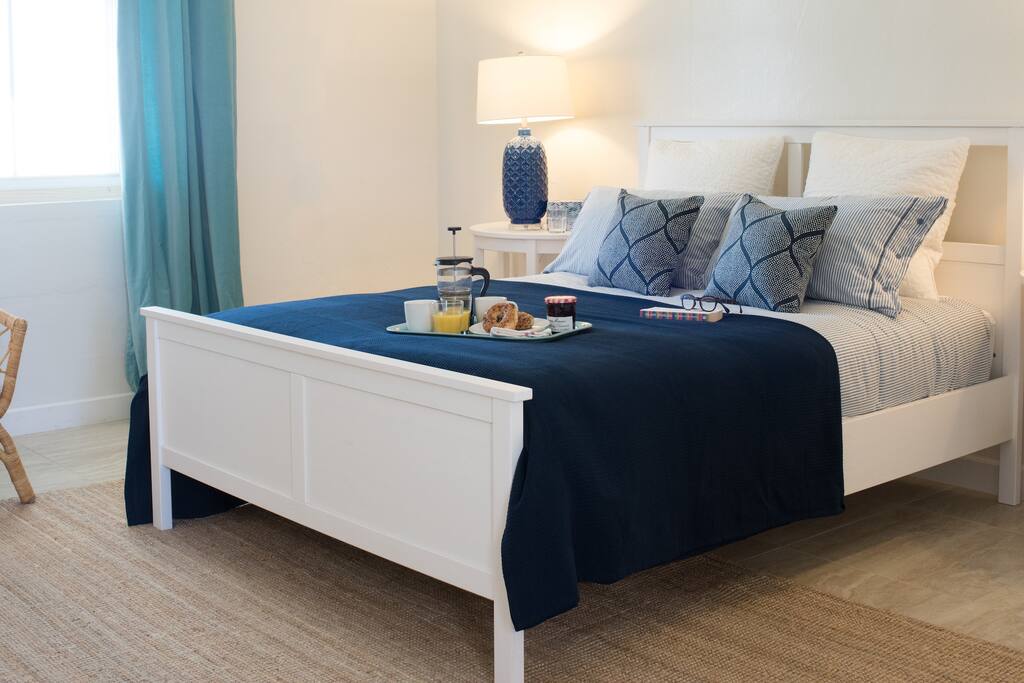 MASTER BED