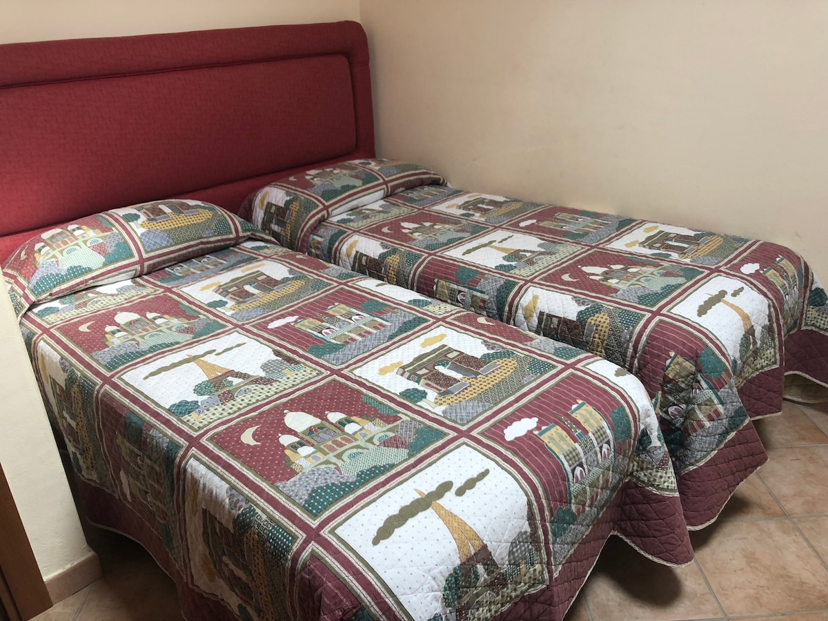 Dvokrevetna soba s bračnim krevetima