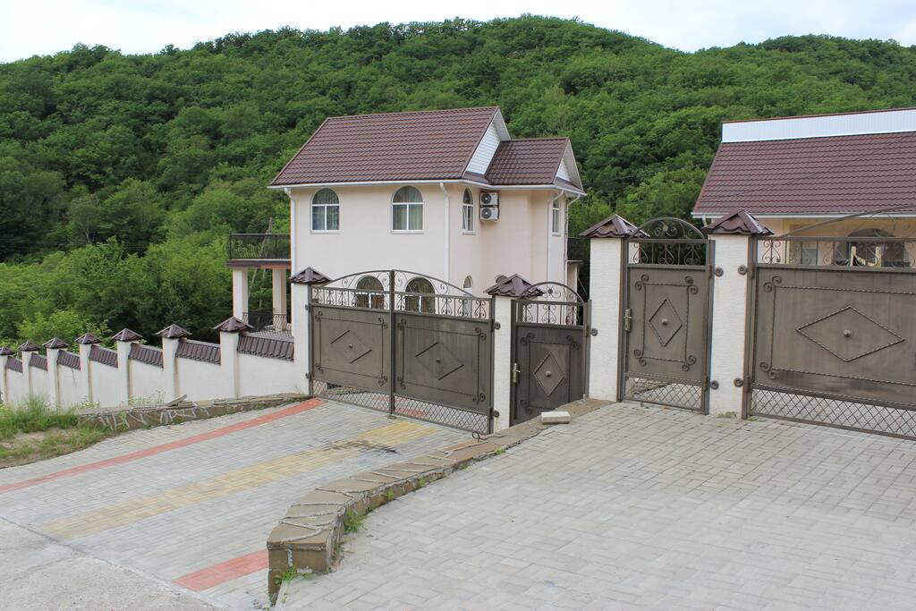Въезд во двор