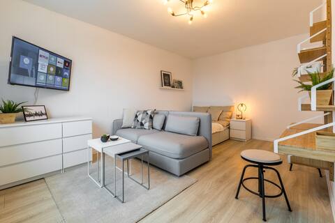 Leistungsstarkes Airbnb: Clean and modern /WiFi /Netflix /Leipzig flair in Schönefeld Abtnaundorf