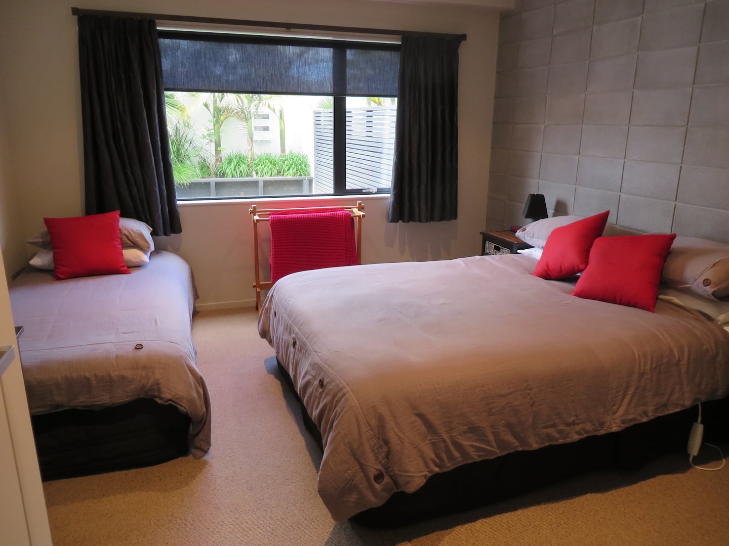 Alabasta - Modern Apartment Accomodation. 3