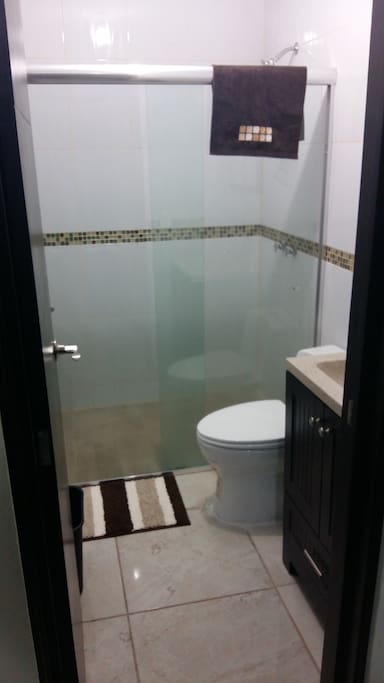 Baño dentro de la recamara