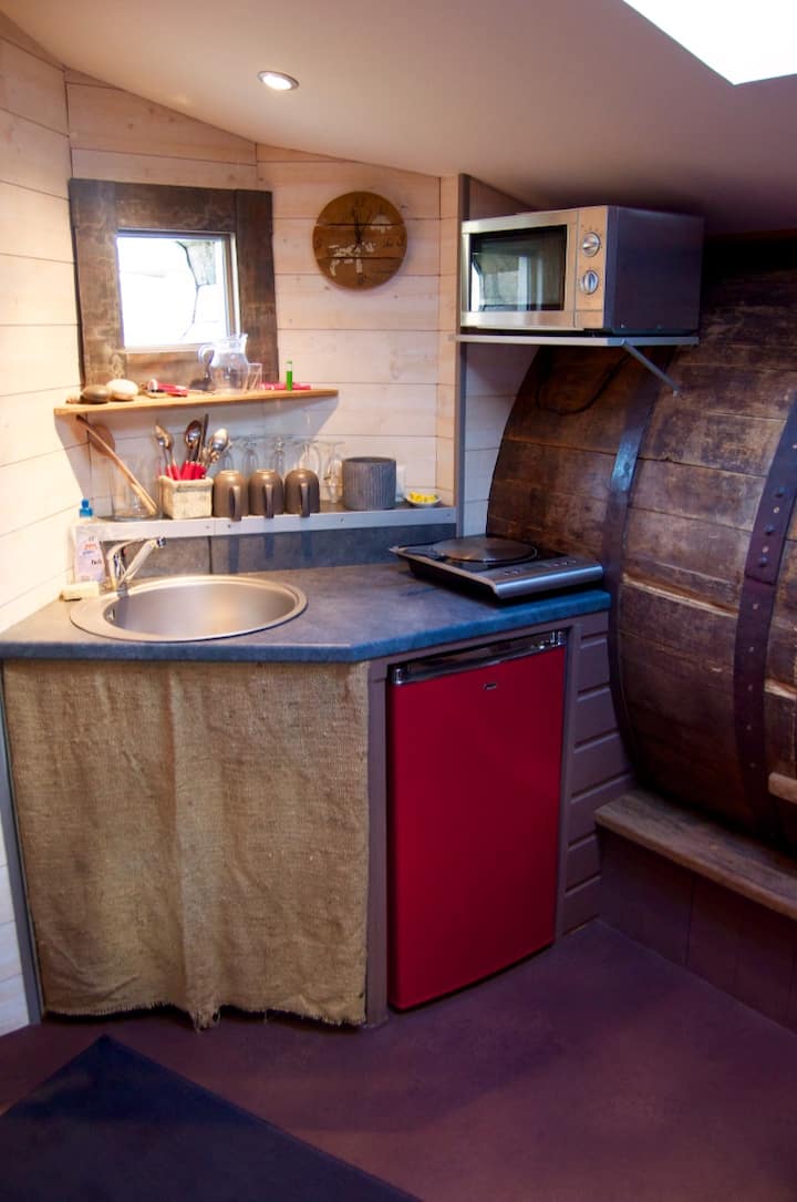 the cider barrel cottage; fiquefleur-équainville, upper normandy