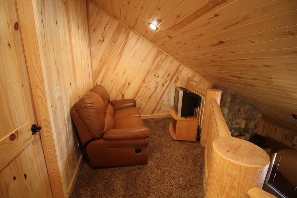 Top Floor Cubby