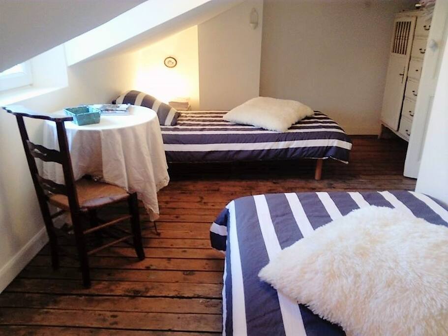 Chambre deux lits