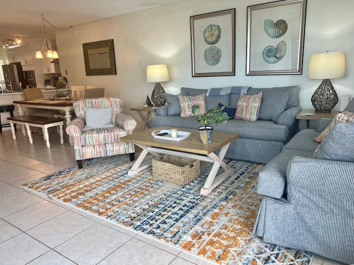 Spectacular Oceanfront condo in St.Augustine Beach Condominiums for