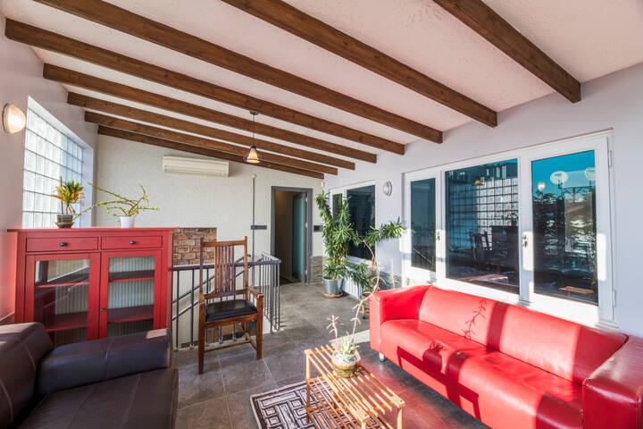 Triplex-14Pax-Center-Galata-3Rooftops-6Bdroom-4Bd gallery image 2