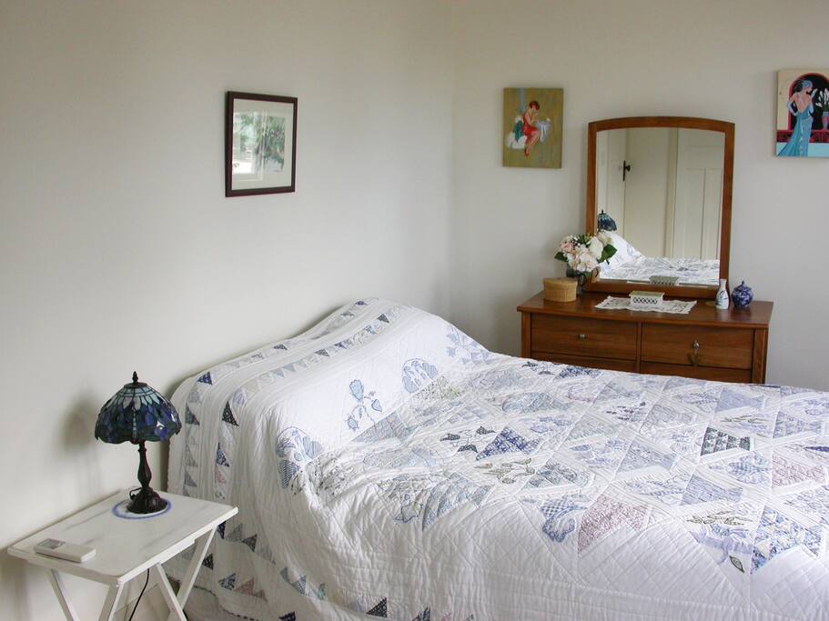 Queen Bedroom