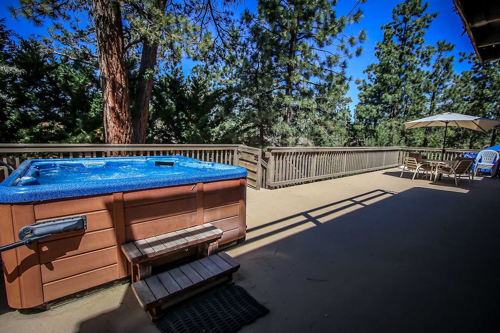 Pool,Water,Furniture,Table,Jacuzzi