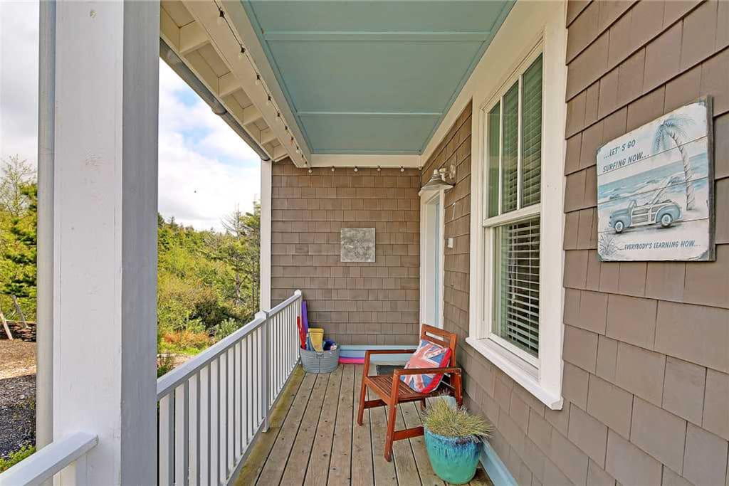Covered front porch entry
