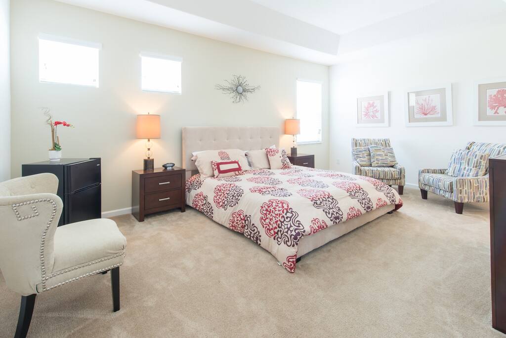 Master suite 1 - King (upstairs)
