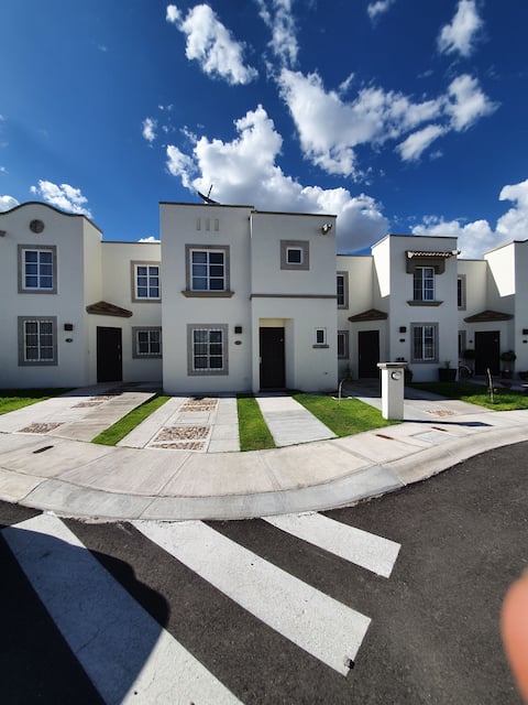 Spacious house, for rest or work, easy access