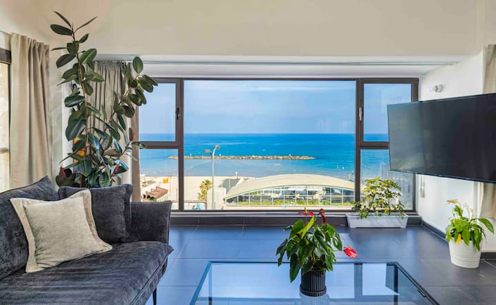 Luxury Apartment On Gordon Beach
