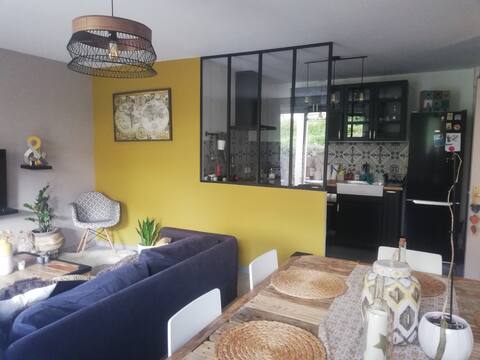 Top Airbnb: Cozy apartment in L'isle Sur La Sorgue