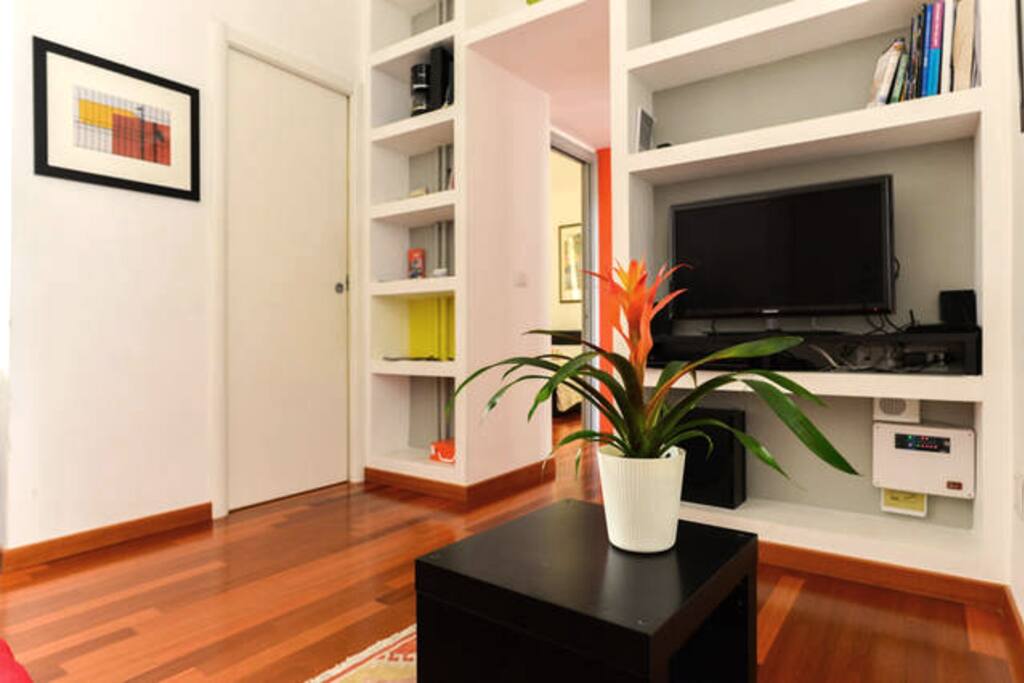 TV, Dvd & Free Internet Facilities