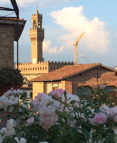 Super views & Terrace Central Ponte Vecchio 3 bdr
